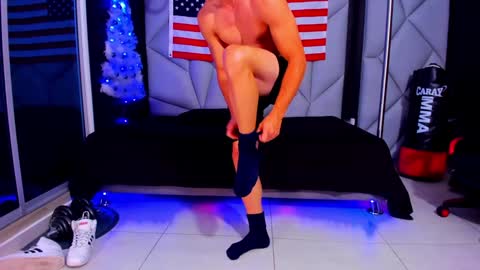 Snapshot of aydenmillerdom chatting on 5, 1, 2025 Ayden Miller online show from 5, 1, 2025