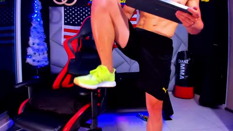 Snapshot of aydenmillerdom chatting on 5, 1, 2025 Ayden Miller online show from 5, 1, 2025