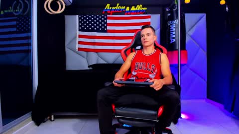 Snapshot of aydenmillerdom chatting on 4, 2, 2025 Ayden Miller online show from 4, 2, 2025