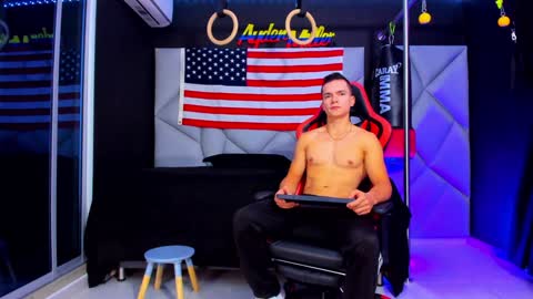 Snapshot of aydenmillerdom chatting on 4, 2, 2025 Ayden Miller online show from 4, 2, 2025