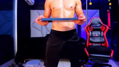 Snapshot of aydenmillerdom chatting on 18, 2, 2025 Ayden Miller online show from 18, 2, 2025