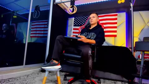 Snapshot of aydenmillerdom chatting on 8, 9, 2025 Ayden Miller online show from 8, 9, 2025