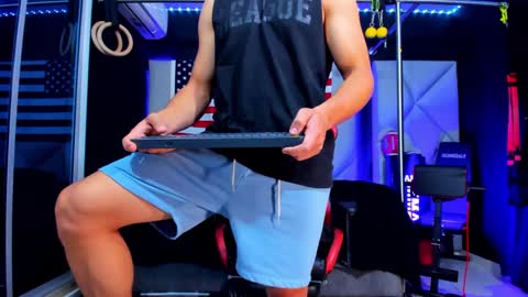 Snapshot of aydenmillerdom chatting on 12, 9, 2025 Ayden Miller online show from 12, 9, 2025