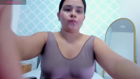 Alyda Jaramillo online show from 15, 2, 2026