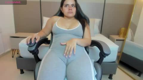Alyda Jaramillo online show from 27, 4, 2026