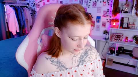 Ayla hill online show from 10, 11, 2025