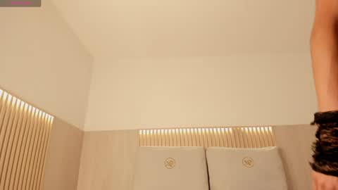 Ayla  online show from 13, 4, 2026