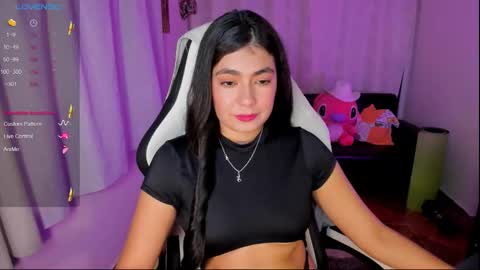 Snapshot of aylenmiller_ chatting on 8, 10, 2025 Aylen online show from 8, 10, 2025