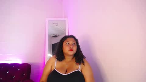Snapshot of ayliinn_ chatting on 9, 9, 2025 Ayliinn online show from 9, 9, 2025