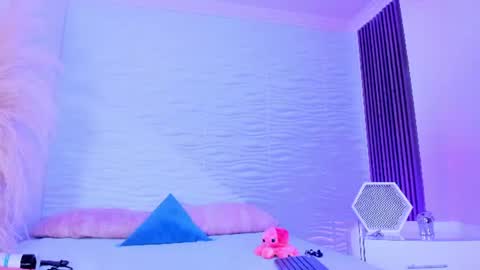 aylinlove_ online show from 5, 7, 2026