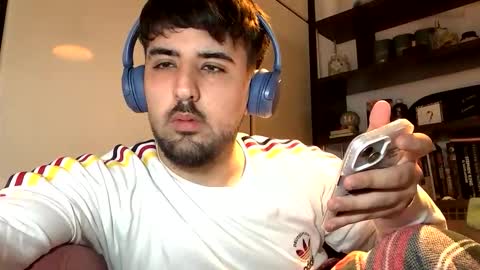 Snapshot of aymimadrdelbich0 chatting on 17, 2, 2026 ApoloArt online show from 17, 2, 2026