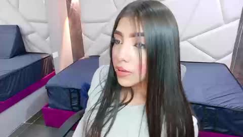 Aysel online show from 8, 9, 2025