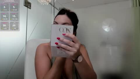 Ayumi online show from 8, 11, 2025