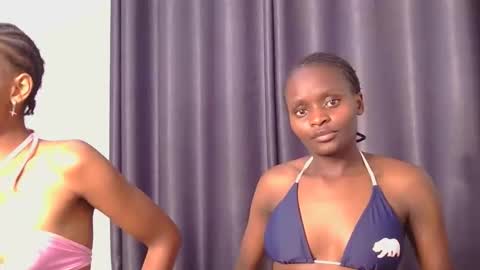 Snapshot of azalea46 chatting on 13, 10, 2025 Azalea online show from 13, 10, 2025