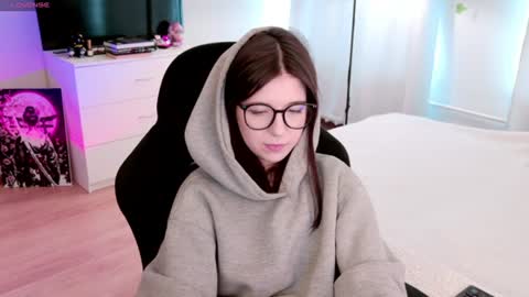 Snapshot of azaliya_haze chatting on 18, 6, 2026 Azaliya online show from 18, 6, 2026