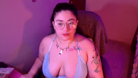 Snapshot of azamy_12 chatting on 5, 10, 2025 Amanda online show from 5, 10, 2025
