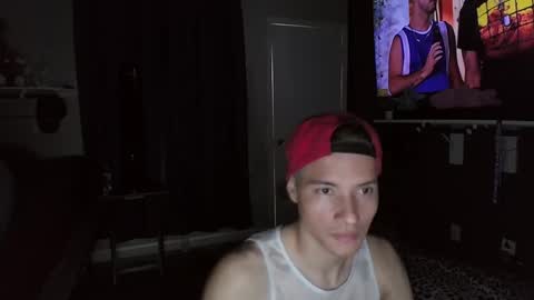 azell19 online show from 5, 1, 2025