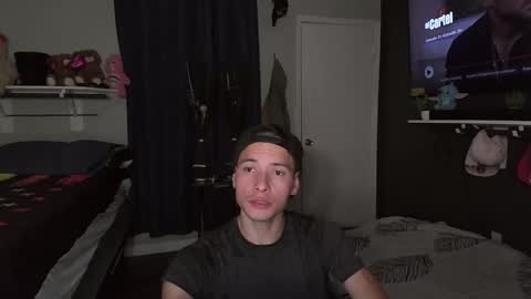 azell19 online show from 8, 1, 2025