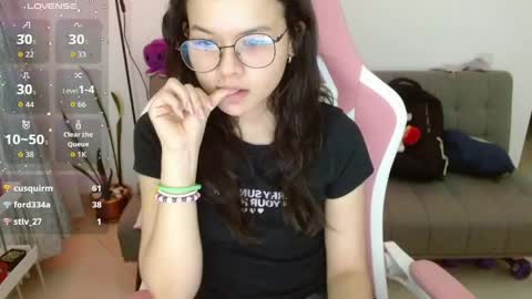 Azu  online show from 21, 4, 2026