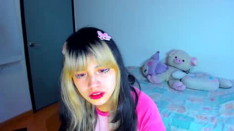 Azu Moure online show from 18, 1, 2025