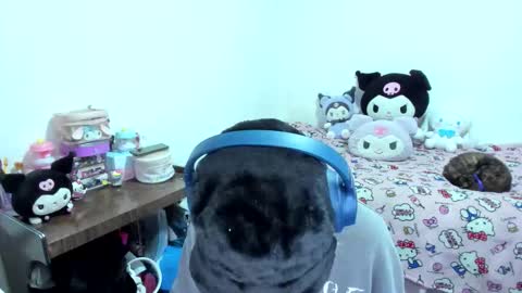 Azu Moure online show from 15, 9, 2025