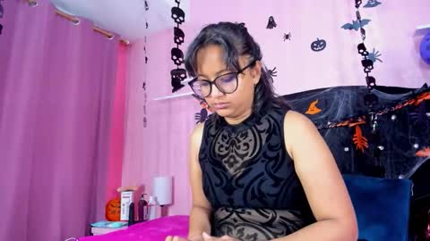 Snapshot of azul_moon chatting on 29, 10, 2025 azul_moon online show from 29, 10, 2025