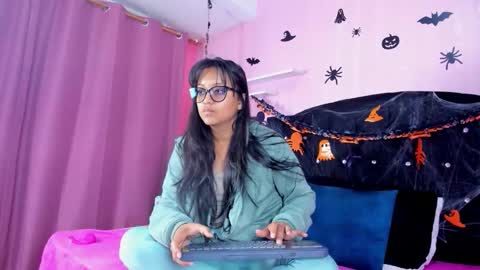 Snapshot of azul_moon chatting on 3, 11, 2025 azul_moon online show from 3, 11, 2025