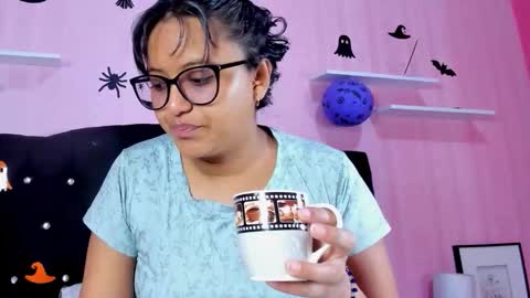 Snapshot of azul_moon chatting on 4, 11, 2025 azul_moon online show from 4, 11, 2025