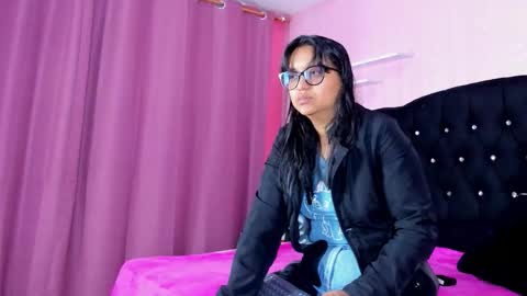 Snapshot of azul_moon chatting on 24, 11, 2025 azul_moon online show from 24, 11, 2025