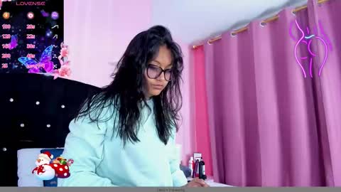 Snapshot of azul_moon chatting on 14, 12, 2025 azul_moon online show from 14, 12, 2025