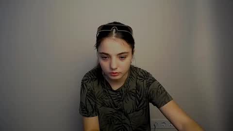 azumi_chan_ online show from 25, 9, 2025