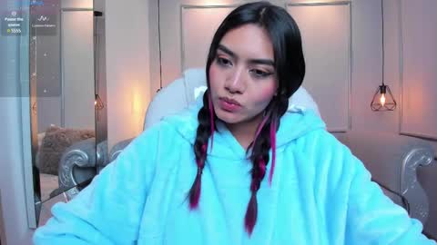 Azura online show from 10, 3, 2025