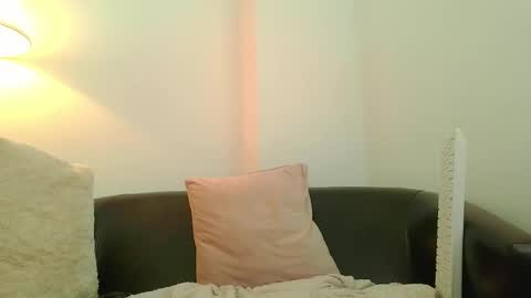 Rebecca online show from 5, 3, 2025