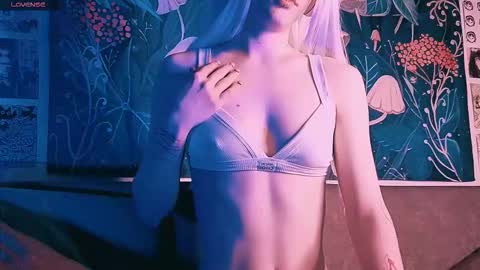Snapshot of babe_moister chatting on 23, 9, 2025 babe_moister online show from 23, 9, 2025