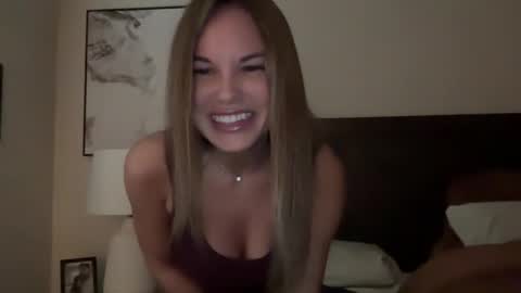 Snapshot of babeb77 chatting on 16, 10, 2025 B online show from 16, 10, 2025