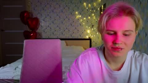 Snapshot of babees_eva chatting on 9, 2, 2026 Sweety Eva online show from 9, 2, 2026