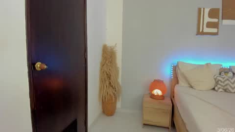 itzell  online show from 4, 6, 2026