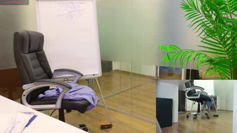 Olivia and Lexi online show from 19, 2, 2025