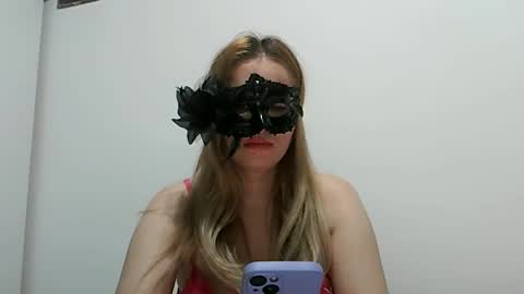 Snapshot of baby_blondee chatting on 4, 4, 2026 Baby Blonde online show from 4, 4, 2026