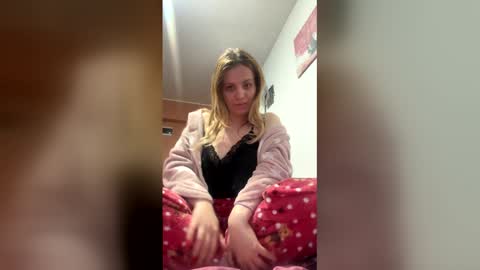 Snapshot of baby_blondee chatting on 28, 4, 2026 Baby Blonde online show from 28, 4, 2026