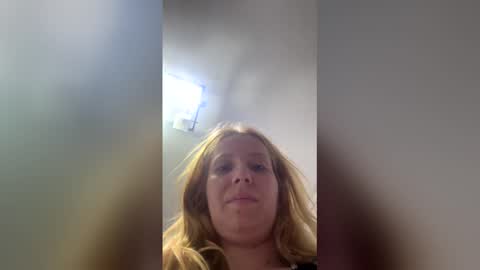 Snapshot of baby_blondee chatting on 28, 5, 2026 Baby Blonde online show from 28, 5, 2026