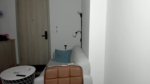 Call me baby  real name Eva   online show from 2, 2, 2025