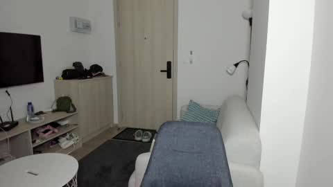 Call me baby  real name Eva   online show from 9, 2, 2025