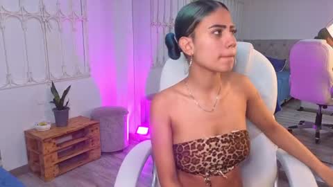 Snapshot of baby_julieta00 chatting on 22, 5, 2026 Julieta online show from 22, 5, 2026
