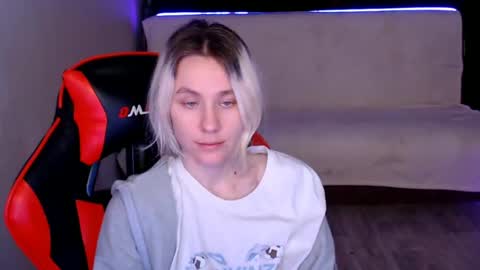 baby_kitte online show from 13, 12, 2024