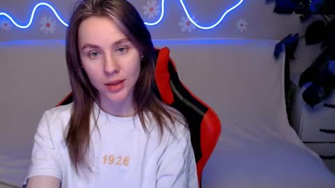 baby_kitte online show from 12, 3, 2025