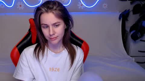 baby_kitte online show from 12, 3, 2025