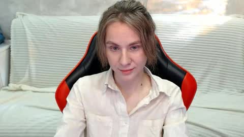 baby_kitte online show from 6, 10, 2025