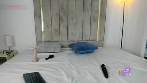 Snapshot of baby_miel chatting on 15, 6, 2026 Miel online show from 15, 6, 2026