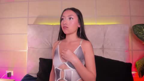 Snapshot of baby_moo chatting on 27, 9, 2025 Moon online show from 27, 9, 2025